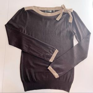 Mak B Bow Sweater in brown/tan - Medium